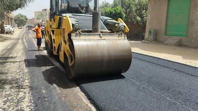 إضافة جديدة لمنظومة الرصف.. رفع كفاءة مدخل حيوي بمدينة طهطا إلى قرى غرب المركز