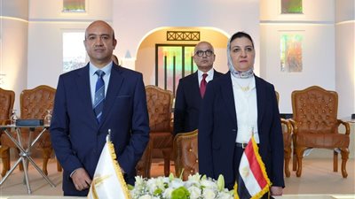 جامعة عين شمس وجامعة أنجليا روسكين – القاهرة يوقعان مذكرة تفاهم لإطلاق ماجستير إدارة الرعاية الصحية (MBA)