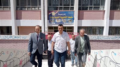 مدير تعليم سوهاج يتفقد مدارس بطهطا وطما لمتابعة انتظام الدراسة وتعزيز الانضباط