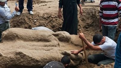 اكتشاف تمثال جرانيتي بوزن 5 أطنان في 