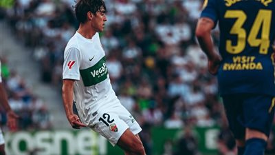 إلتشي يصعق أتلتيكو مدريد بثلاثية مثيرة بالدوري الإسباني