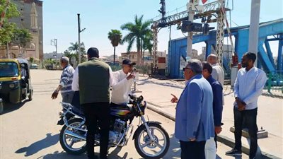 بسبب الصوت.. محافظ الدقهلية يضبط أول موتوسيكل مخالف بطلخا 