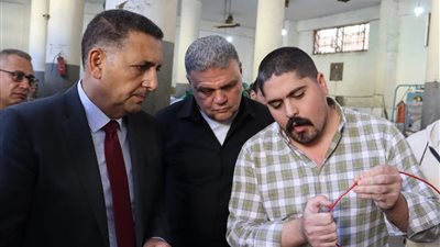 محافظ القليوبية يجري جولة ميدانية بقرية باسوس لبحث أوضاع المصانع غير المرخصة وآليات تقنينها