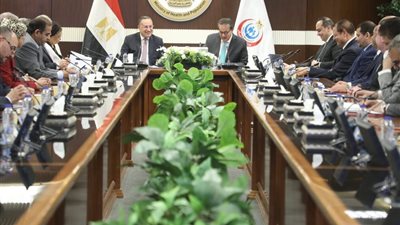 وزيرا الصحة والتعليم العالي يبحثان تعزيز التعاون الاستراتيجي لدعم منظومة التأمين الصحي الشامل
