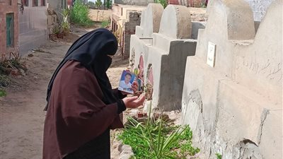 معرفتش جثة أخوها والملابس هي السبب.. ماذا حدث لشاب بكفر الشيخ على يد عاطلين