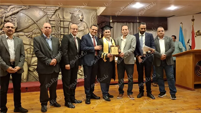 نقابة الصحفيين تكرم الزميل محمود شاكر ضمن الحاصلين على الماجستير والدكتوراه .. صور 