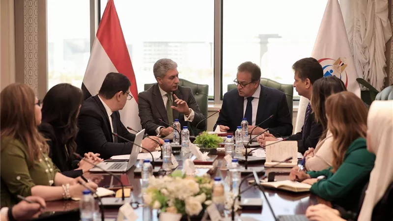 السياحة والصحة تبحثان استراتيجية تكاملية للارتقاء بالخدمات الطبية للسائحين وتعزيز تنافسية السياحة الصحية
