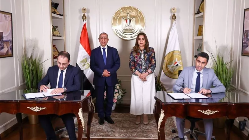 منال عوض تشهد بروتوكول تعاون مع الأكاديمية العربية لتطوير مهارات موظفي الإدارة المحلية