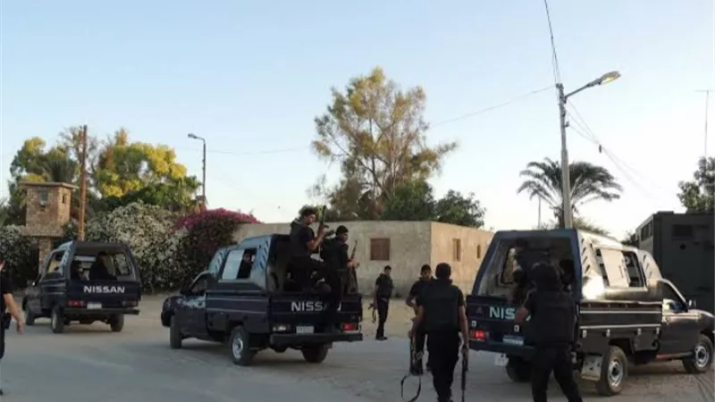 رجال مباحث طهطا ينهون رحلة هروب المتهمين ويعيدون السيارةالحكوميةبعد مطاردة طويلة
