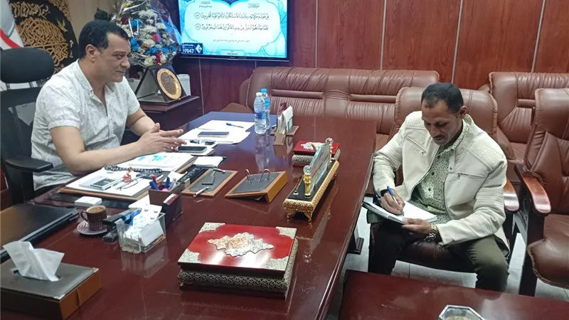 من الكثافات إلى تسريب الامتحانات.. وكيل تعليم سوهاج يفتح الملفات الشائكة
