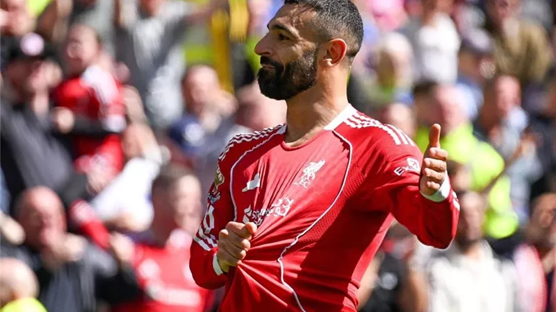 حارس ليفربول: التدريب مع محمد صلاح حلم كل طفل