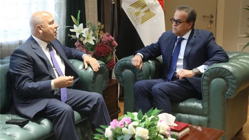 وزيرا الصحة والنقل يبحثان تطوير سلاسل الإمداد الدوائي ودعم نقل المرضى الفلسطينيين ومرافقيهم