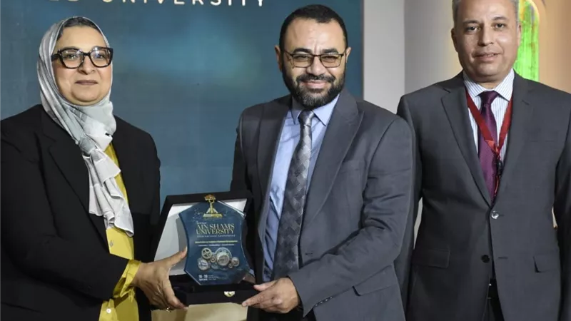 توطين وتعميق التصنيع المحلي للصناعات المغذية لصناعة السيارات في مصر علي مائدة مؤتمر عين شمس 