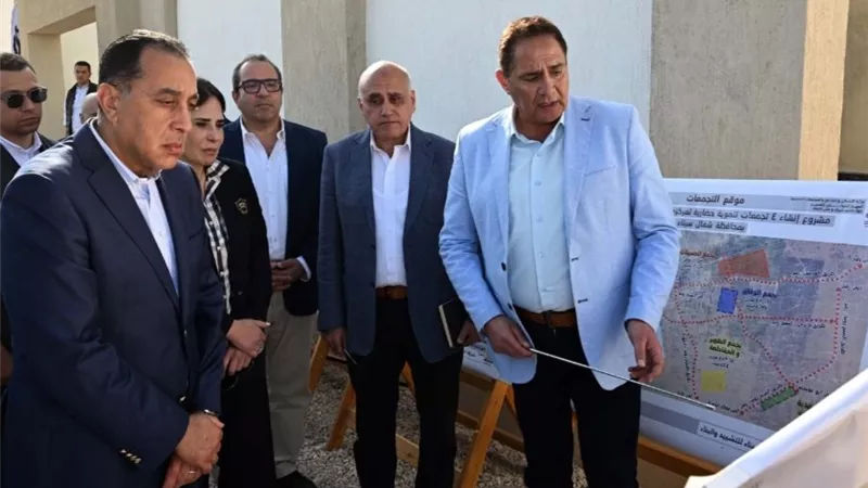 بمركزي رفح والشيخ زويد.. مدبولي يتفقد مشروع إنشاء 17 تجمعًا تنمويًا حضريًا 