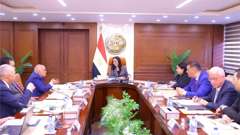 تنفيذًا لتوجيهات الرئيس.. وزيرة التضامن تتابع الموقف التنفيذي لمراكز التجميع والمواءمة