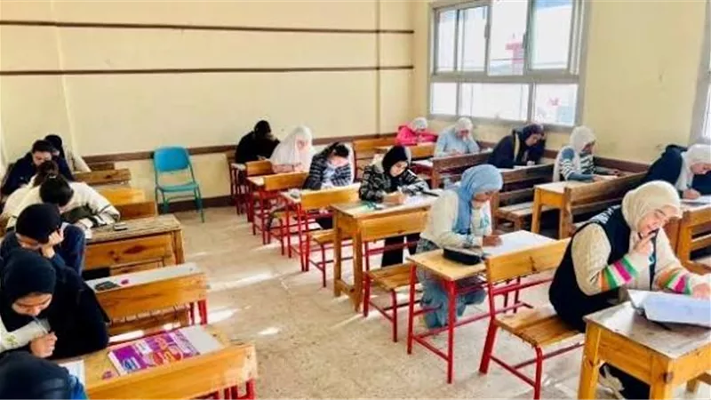 وزير التعليم يعتمد جداول امتحانات الدبلومات الفنية 2026.. 6 يونيو المقبل