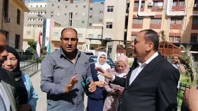 جولة مفاجئة لرئيس مركز السنبلاوين بالمستشفى العام لضبط الأداء وتحسين الخدمة الطبية