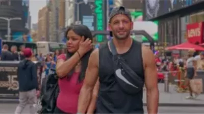 أسماء أبو اليزيد تكشف عن حملها من نيويورك 