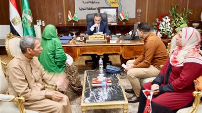 محافظ المنوفية يأمر بصرف مساعدات مالية وعينية لعدد من الحالات الإنسانية