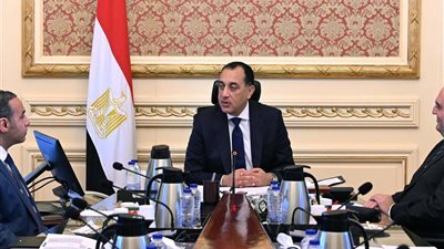 مدبولي يوجه بالإسراع في قيد الشركات الحكومية بالبورصة والانتهاء من قوانين سوق المال