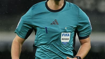 تعرف على طاقم تحكيم مباراة بيراميدز والأهلي بدوري نايل