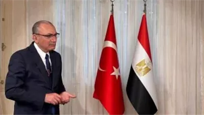 سفير تركيا بالقاهرة يقدّم واجب العزاء لرئيس الوزراء في وفاة والده