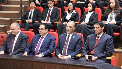 رئيس جامعة القاهرة الأهلية: حريصون على تعزيز الوعي البرلماني لدي الطلاب وربطهم بالواقع العملي