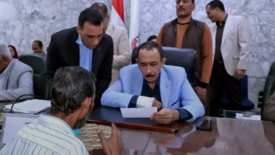 محافظ سوهاج يعقد اللقاء الجماهيري الأسبوعي لبحث مطالب المواطنين 
