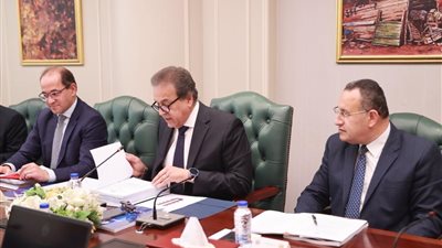 وزير الصحة يترأس جلسة اجتماع مجلس أمناء المجلس الصحى 