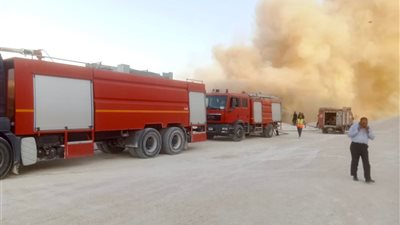 السيطرة على حريق هائل بمنطقة مخلفات الصرف الصحي بسمالوط دون إصابات