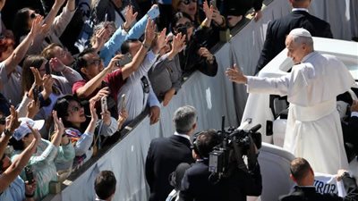 البابا لاون الرابع عشر: زيارتي إلى إفريقيا رسالة سلام في زمن الحروب والانقسامات