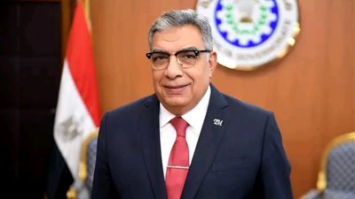 محافظ الدقهلية يهنئ أبناء المحافظة بعيد العمال: جهودكم المخلصة تبني مصر الحديثة