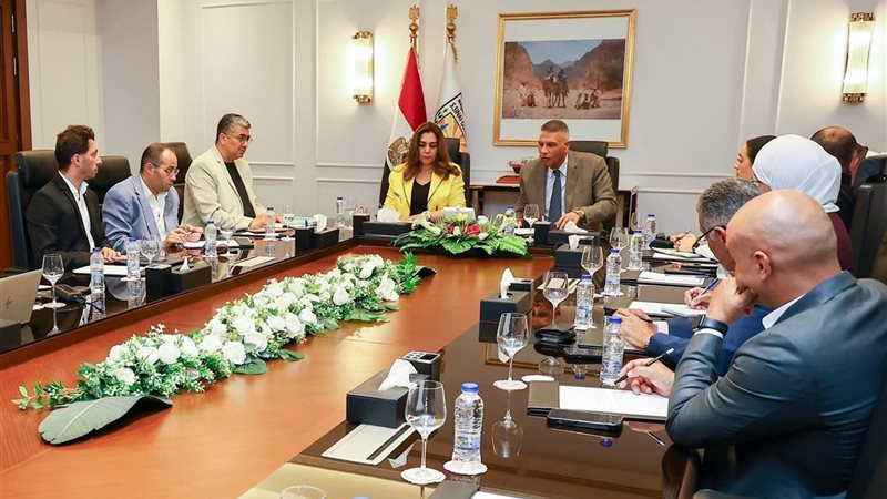 دكتورة منال رصد ومراقبة