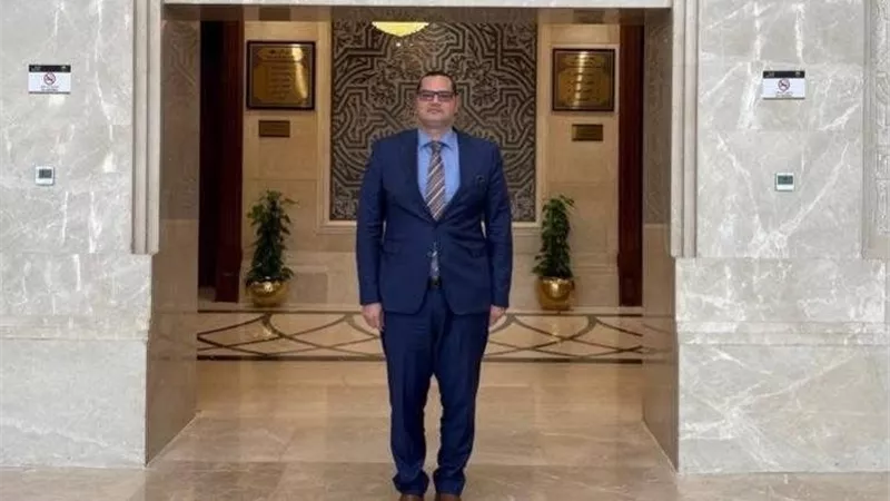عميد حقوق عين شمس يشارك في جلسات برلمانية لإعداد تشريع ينظم استخدام الأطفال لتطبيقات التواصل الاجتماعي