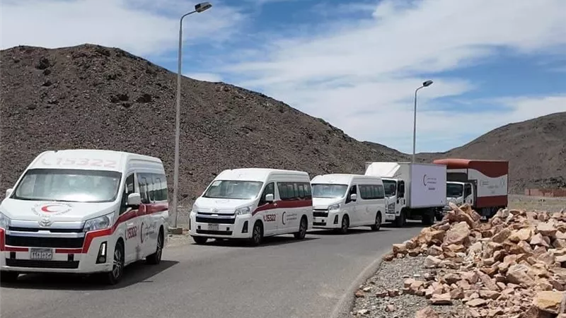 التضامن والهلال الأحمر ينظمان قافلة طبية شاملة لأهالي منطقة حميثرة بالبحر الأحمر