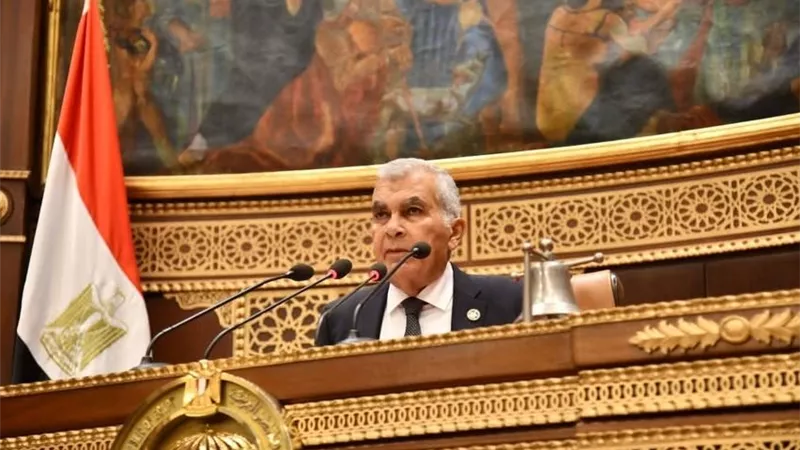 رئيس الشيوخ يرفع الجلسة العامة ويقرر عودة الانعقاد غداً الثلاثاء 