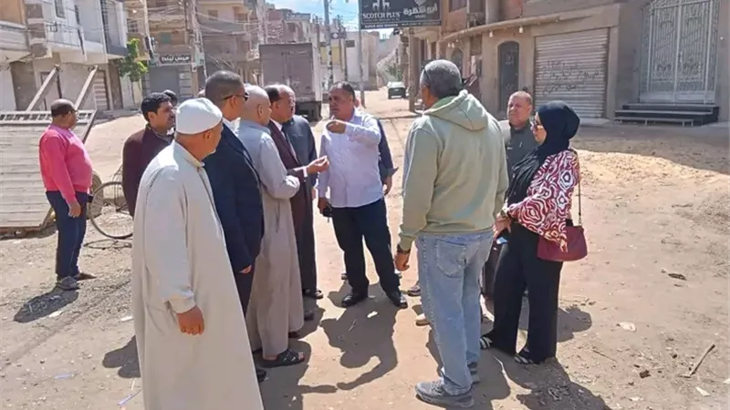 رئيس مركز أجا يتفقد قرية طنامل ويستمع لمطالب المواطنين خلال جولة ميدانية موسعة
