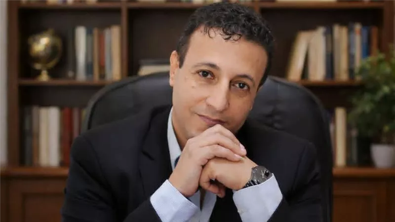 وليد الغمري يكتب: قصة نبوءة.. تحدثت عن عدم ترشح الرئيس للرئاسة لمدة جديدة