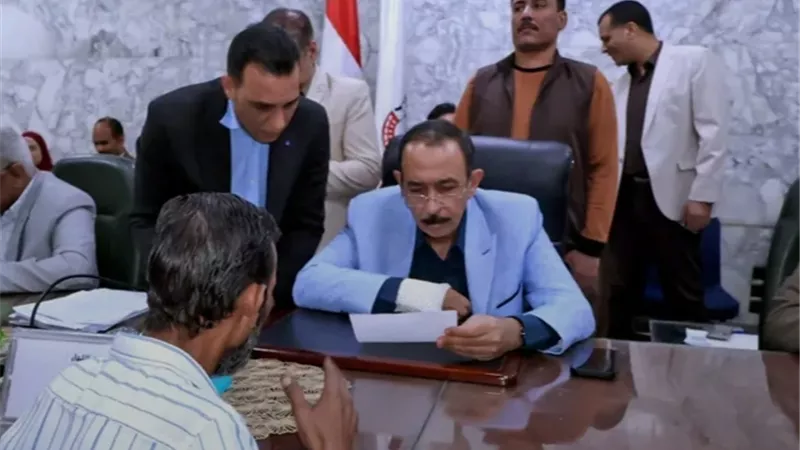 محافظ سوهاج يعقد اللقاء الجماهيري الأسبوعي لبحث مطالب المواطنين 