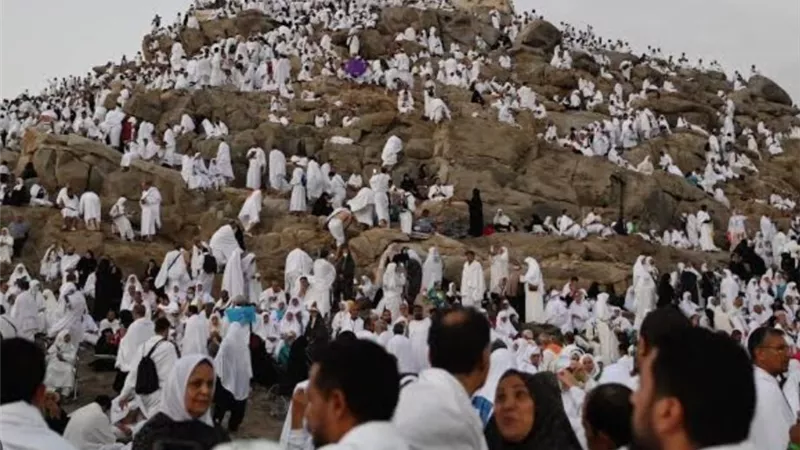 حجاج الجمعيات الأهلية 2026 تستلم تذاكر السفر للحج