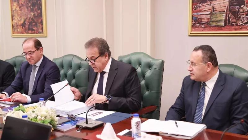 وزير الصحة يترأس جلسة اجتماع مجلس أمناء المجلس الصحى 