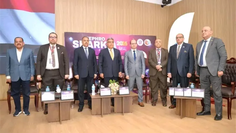 محافظا الدقهلية والشرقية يفتتحان مؤتمر أمراض الكلى بالمنصورة