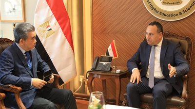 وزير التعليم العالي يناقش آليات إنشاء مراكز تميز بحثية مشتركة بين جامعة هيروشيما والجامعات المصرية