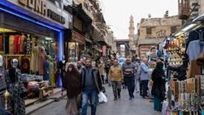 الزواج والشقة والعربية أحلام على قائمة الانتظار.. كيف أجبرت الضغوط الاقتصادية المصريين على تأجيل حياتهم؟
