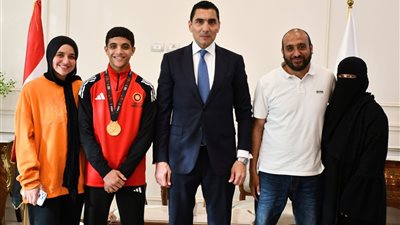 وزير الرياضة يستقبل 
