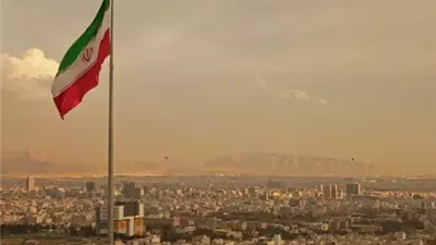 طهران تحذر: مضيق هرمز خط أحمر أمام الإمدادات العسكرية