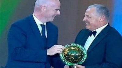 أبوريدة يتقدم بشكوى إلى فيفا ضد حكم مباراة مصر والأرجنتين ويطالب بالتحقيق في الأخطاء التحكيمية