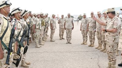 خلال لقاء مع مقاتلي المنطقة الغربية.. القائد العام يؤكد الجاهزية الكاملة لحماية الإتجاه الاستراتيجي الغربي