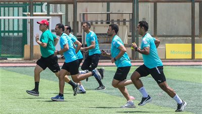 رويز يقود اجتماعًا فنيًا لتوحيد القرارات وتقليل الأخطاء التحكيمية
