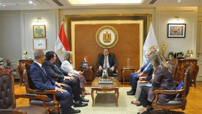وزير التعليم العالي يبحث سبل تعزيز التعاون الأكاديمي والبحثي مع جامعة بورنموث البريطانية 